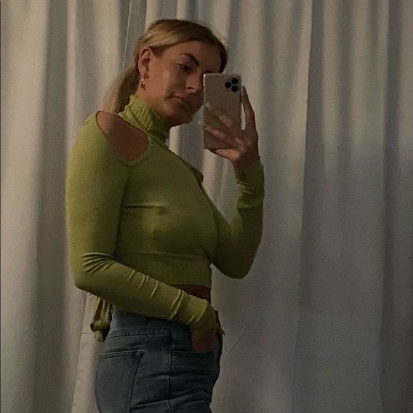 Luna Open Shoulder Top Green - Picture 3 of 4